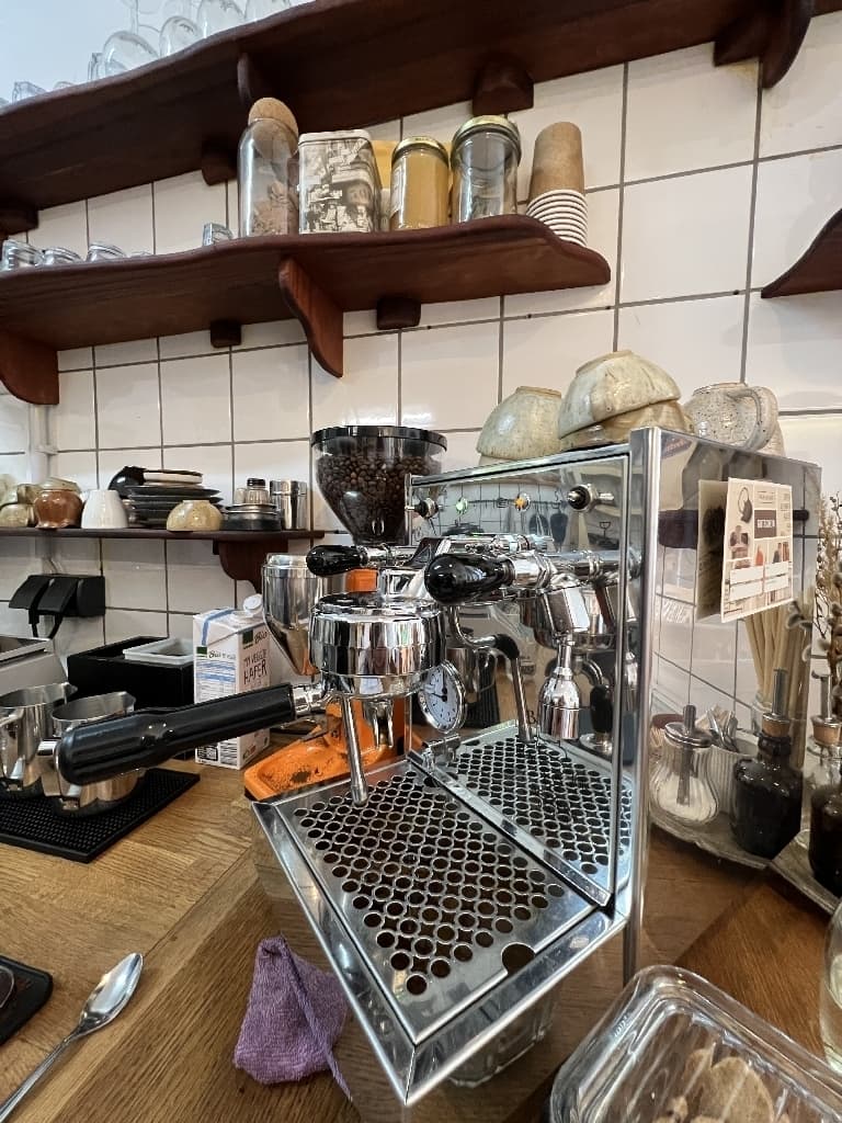 Süßes Eck-Cafe für die Pause_04, Erich-Zeigner-Allee 64, Leipzig