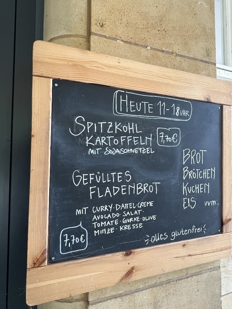Süßes Eck-Cafe für die Pause_07, Erich-Zeigner-Allee 64, Leipzig