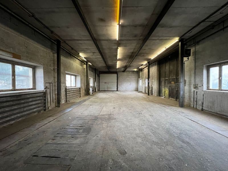 Gewerbeimmobilie in der Schulstraße in Wiedemar