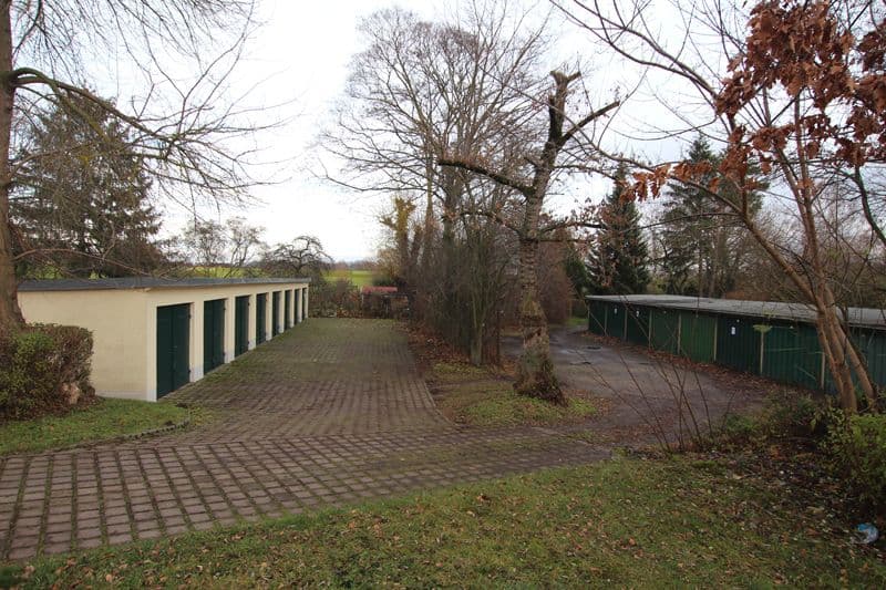 Gartengrundstück mit zweigeschossigem Lagergebäude aus Stein, Am Poseidon in Markkleeberg