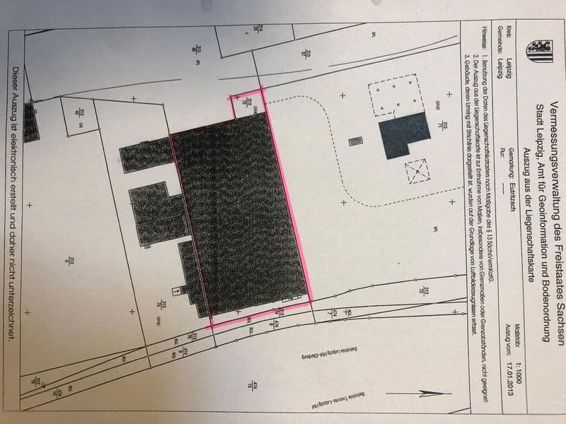 Lageplan mit Grundstücksgrenzen in Pink, bebauten Flächen in Schwarz und Nebengebäuden, Maximilianallee in Leipzig-Eutritzsch
