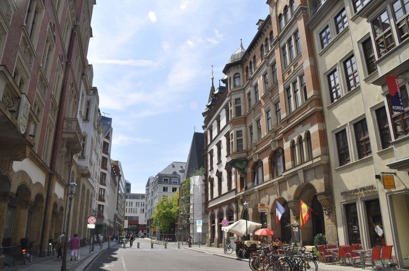 Historische Gründerzeitfassaden mit fünf bis sechs Geschossen, Ritterstraße in Leipzig-Zentrum